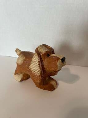 Artesania Rinconada Retired Hound Dog Figurine #119